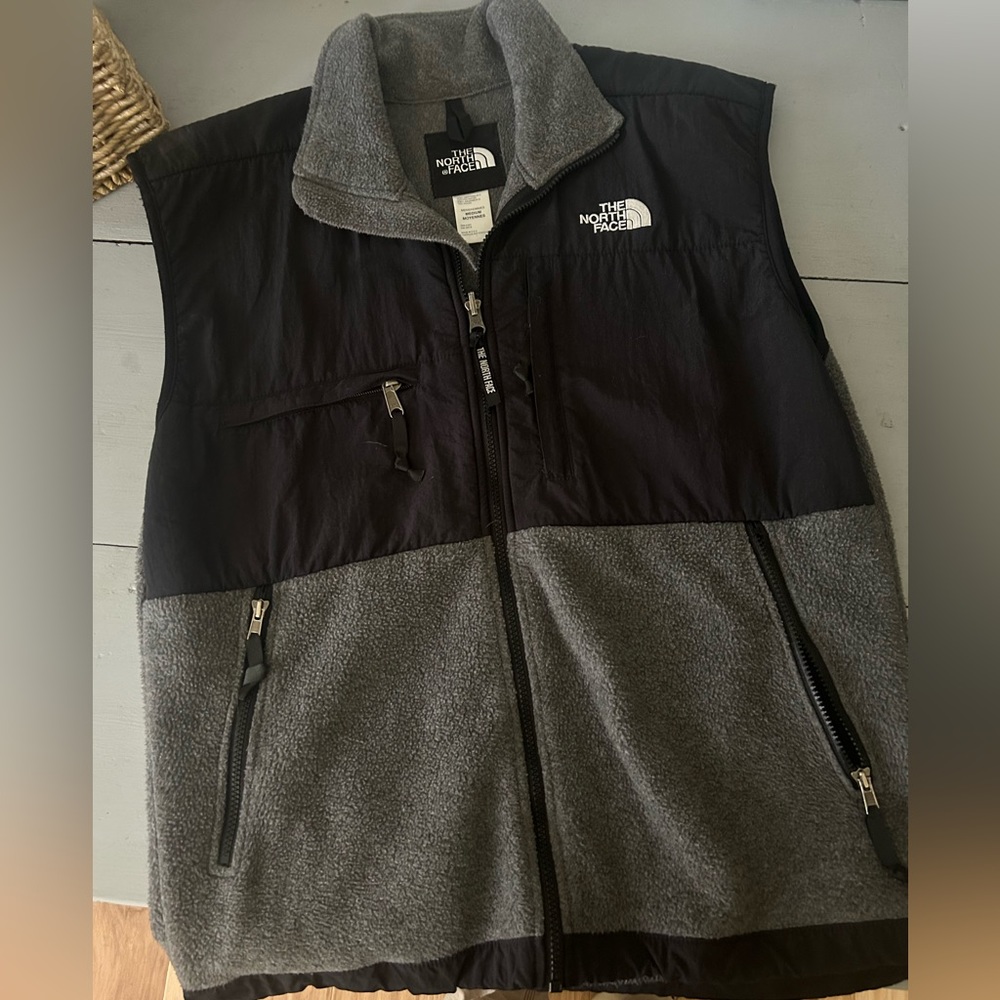 Men’s North Face Denali Vest.